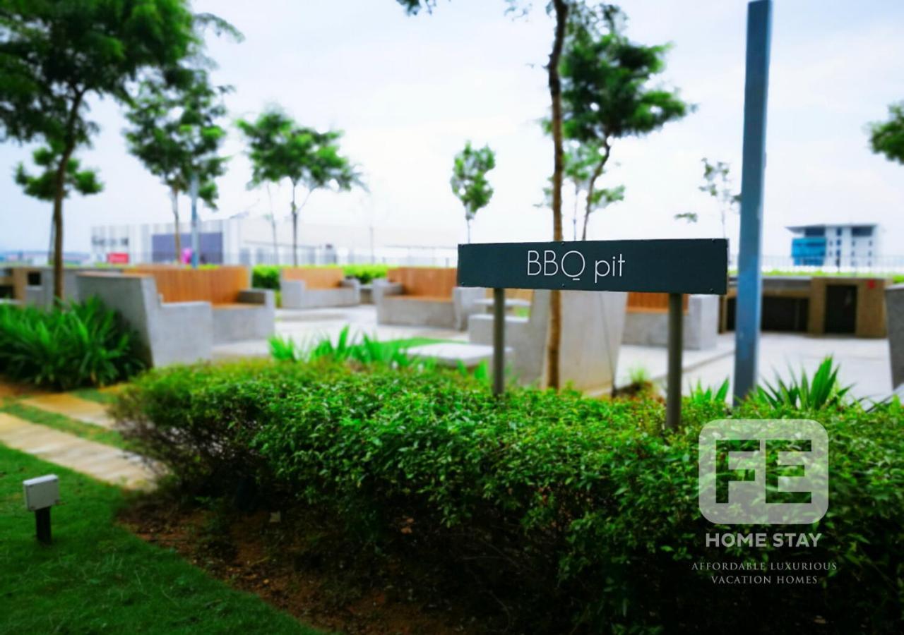 Netflix Wifi Trefoil Homestay Setia Alam Sacc Homestay Fe Σαχ Αλάμ Εξωτερικό φωτογραφία