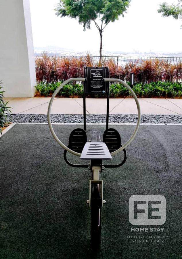 Netflix Wifi Trefoil Homestay Setia Alam Sacc Homestay Fe Σαχ Αλάμ Εξωτερικό φωτογραφία